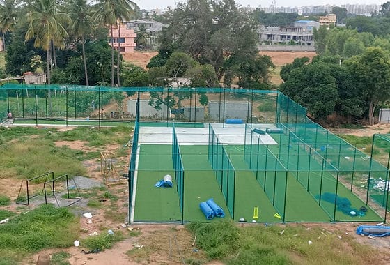 Side view of installed net